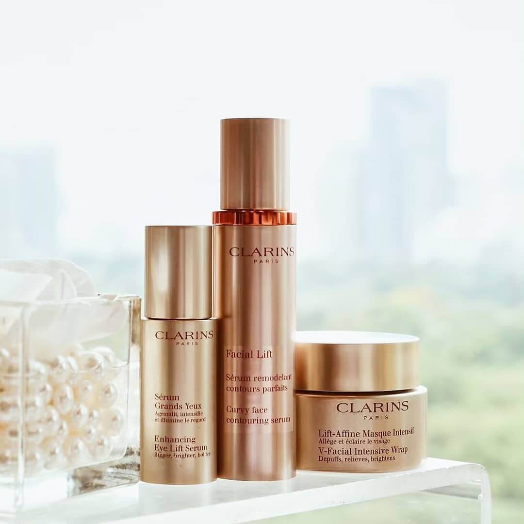 Clarins,Facial Lift Curvy Contouring Serum,Clarins Facial Lift Curvy Contouring Serum,Facial Lift Curvy Contouring Serum รีวิว,Facial Lift Curvy Contouring Serum ราคา,เซรั่มหน้าเรียว,Clarins ราคา,Clarins ดีไหม,