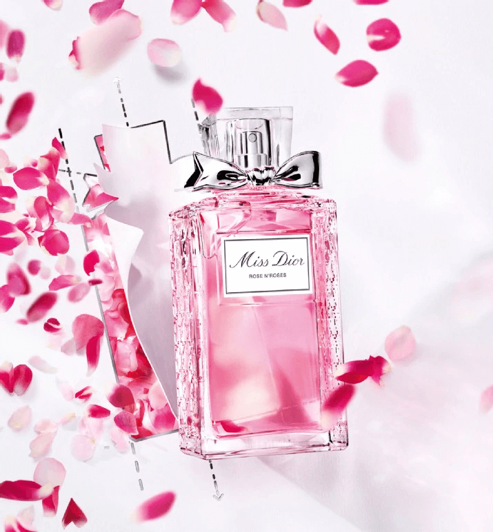 น้ำหอม Miss DIOR Rose N'Roses เป็นกลิ่นหอมของดอกไม้ที่เปล่งประกายความหลากหลายของดอกกุหลาบ Grasse Rose ที่มีสีสันและสดชื่นมีชีวิตชีวาด้วยกลิ่นซิททรัส Miss DIOR Rose N'Roses 