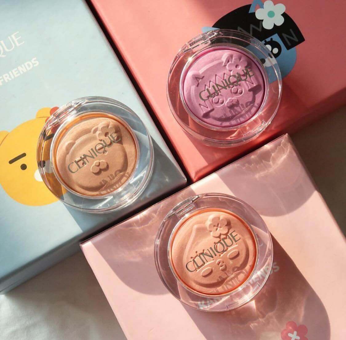 CLINIQUE Cheek Pop X Kakao Friends #05 Nude Pop 3.5 g  บลัชออนจาก Clinique สุดน่ารัก คาแรคเตอร์ Kakao Friends Limited Edition ให้คุณช็อปได้แล้วที่ Beauticool ลวดลายน่ารัก แถมมีจำนวนจำกัด ไม่ซื้อคือพลาดมาก!