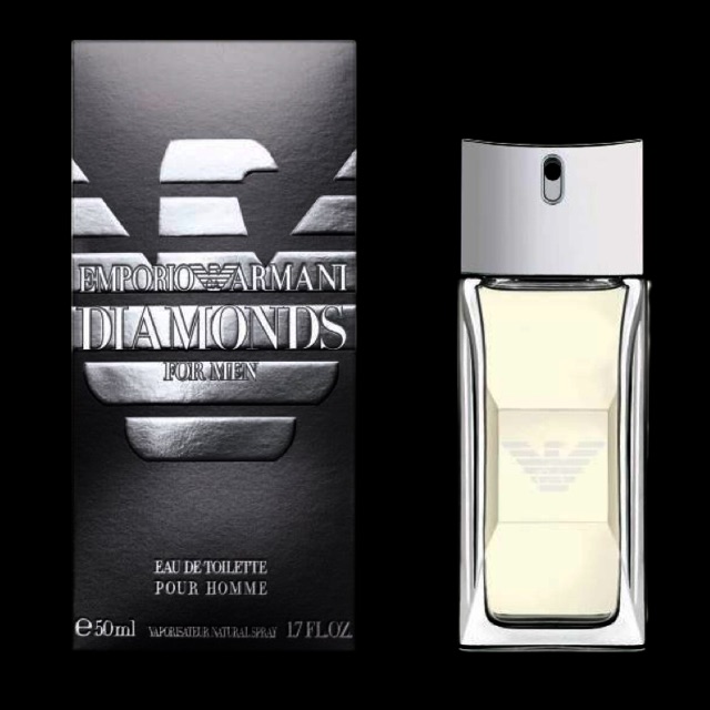 Giorgio Armani Emporio Armani Diamonds For Men EDT Pour Homme 4ml น้ำหอมที่เหมาะสำหรับชายหนุ่มที่ทันสมัย มีเสน่ห์ ดูคล่องแคล้ว ด้วยกลิ่นหอมหวานเซ็กซี่ จากกลิ่นของดอกไม้ ทำให้ใครๆก็อยากเข้าใกล้