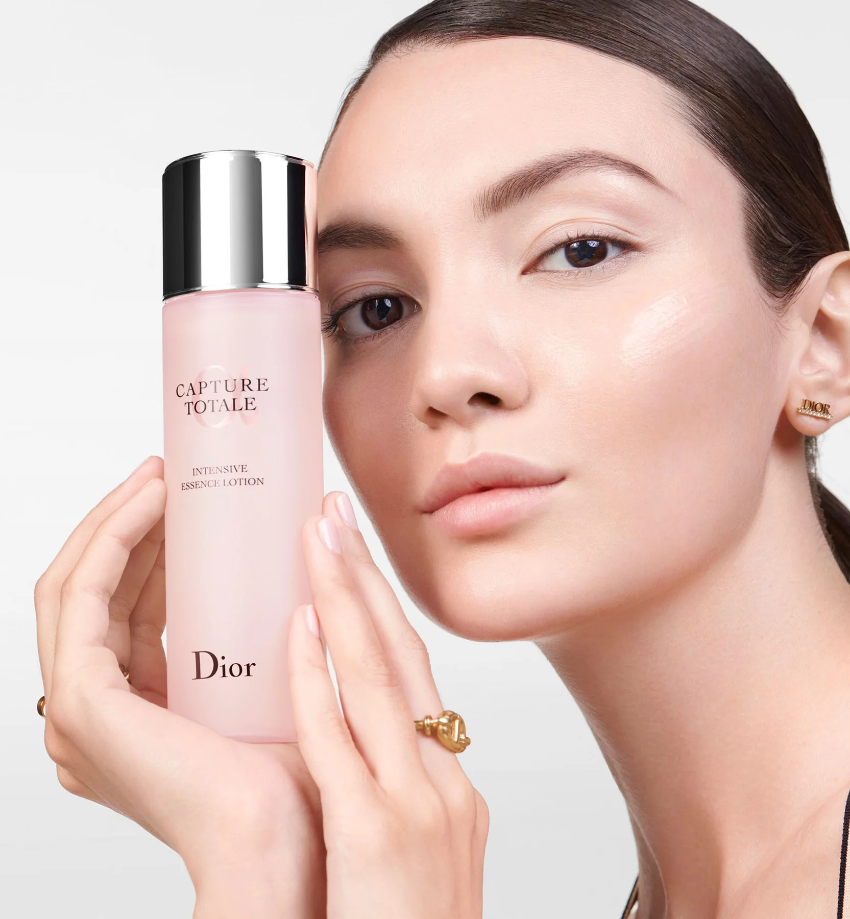 Dior Capture Total Cell Energy 1 set เซ็ตบำรุงผิวจาก DIOR ลดริ้วรอย ฟื้นฟู เปล่งประกาย ครบจบใน 1 เซ็ต พร้อมกระเป๋าสุดน่ารัก